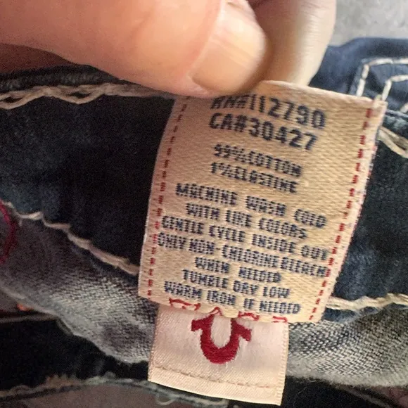 Size 27   True Religion Johnny super T T dark blue/white contrast stitching. EUC
