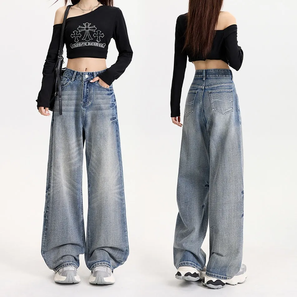 Slimming and Loose-Fitting Women's Jeans for a Comfortable Style