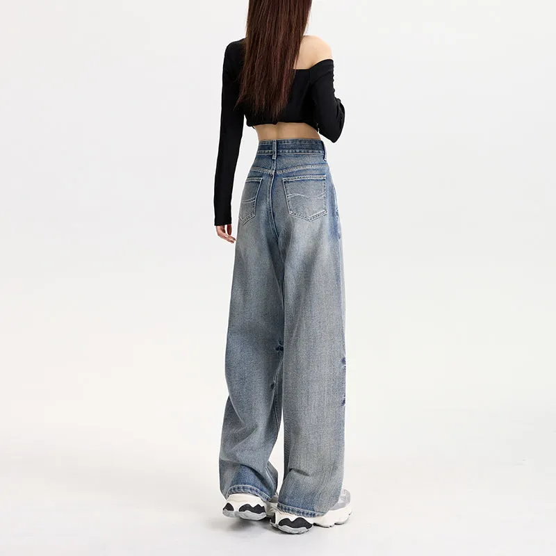 Slimming and Loose-Fitting Women's Jeans for a Comfortable Style