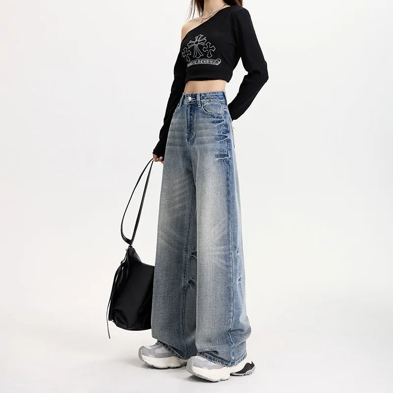 Slimming and Loose-Fitting Women's Jeans for a Comfortable Style