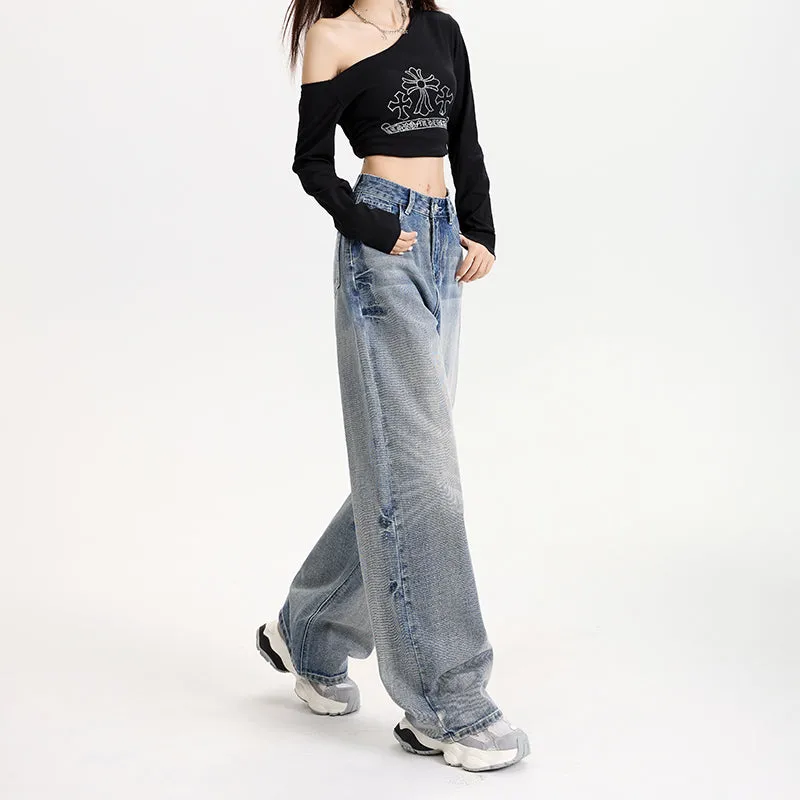 Slimming and Loose-Fitting Women's Jeans for a Comfortable Style
