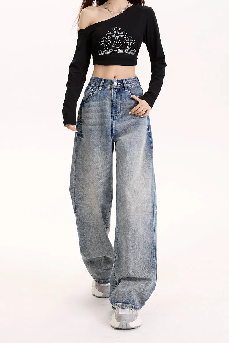 Slimming and Loose-Fitting Women's Jeans for a Comfortable Style