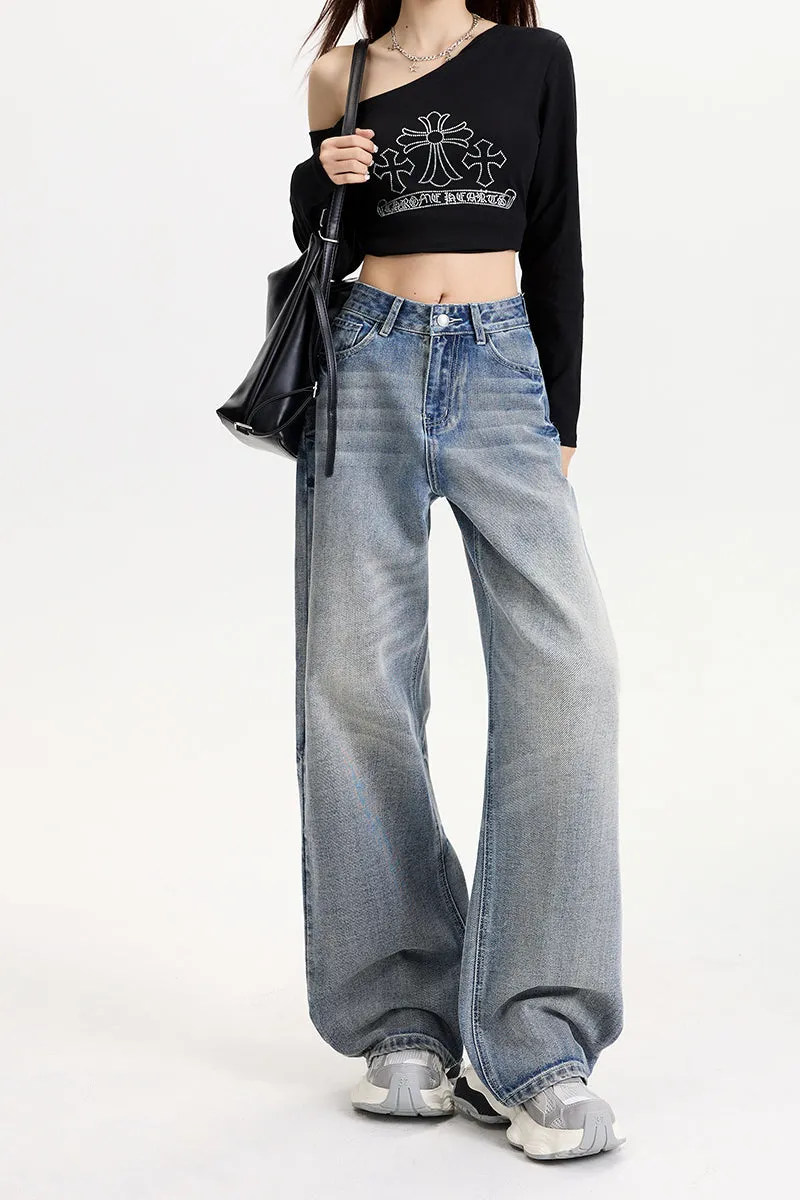Slimming and Loose-Fitting Women's Jeans for a Comfortable Style