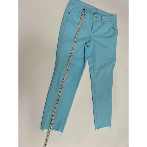 TOMMY BAHAMA WOMANS Medium RISE ANKLE JEANS SIZE 8