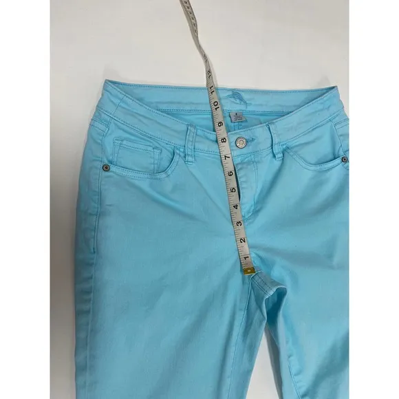 TOMMY BAHAMA WOMANS Medium RISE ANKLE JEANS SIZE 8