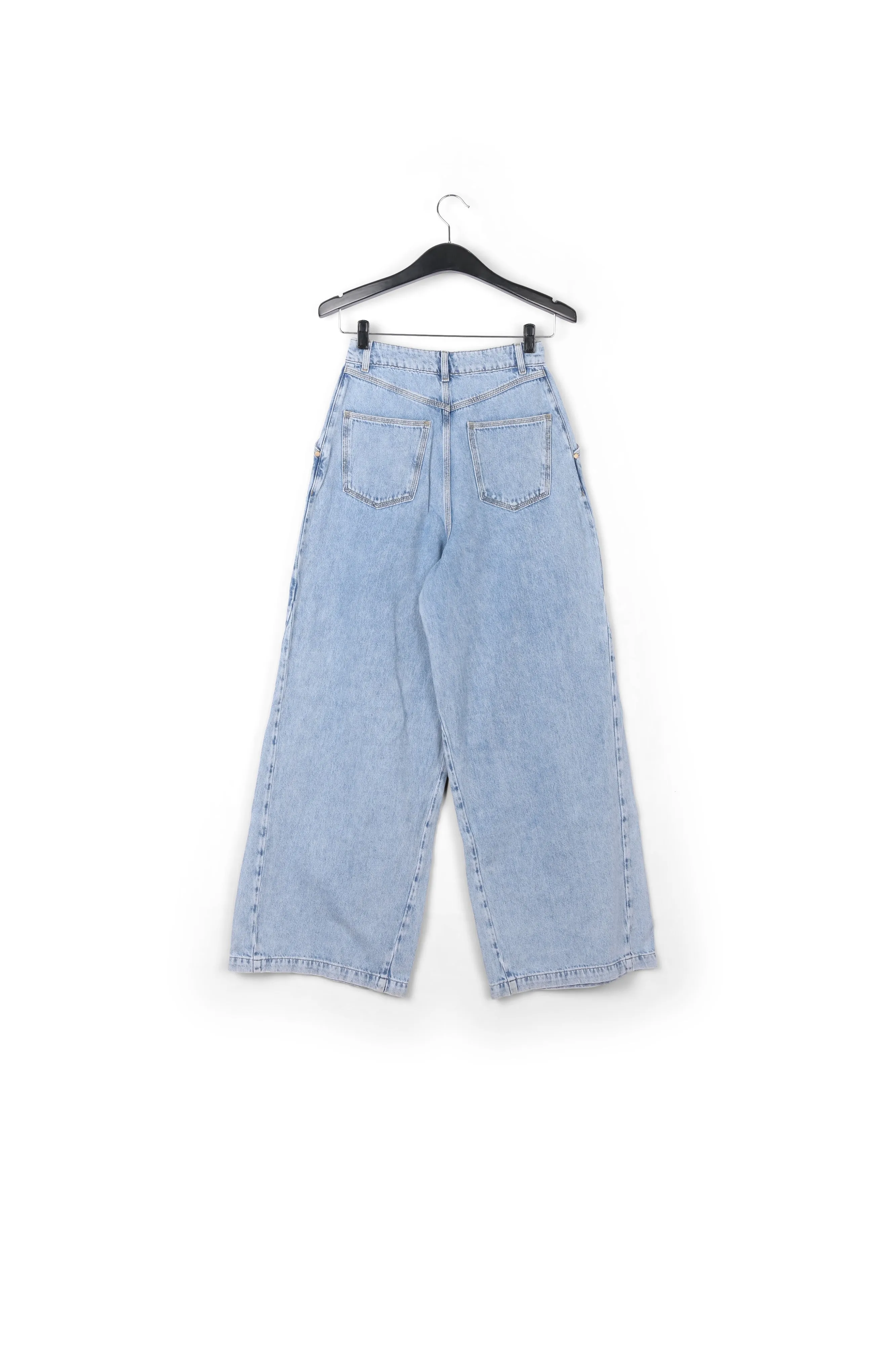 Wide-leg blue jeans
