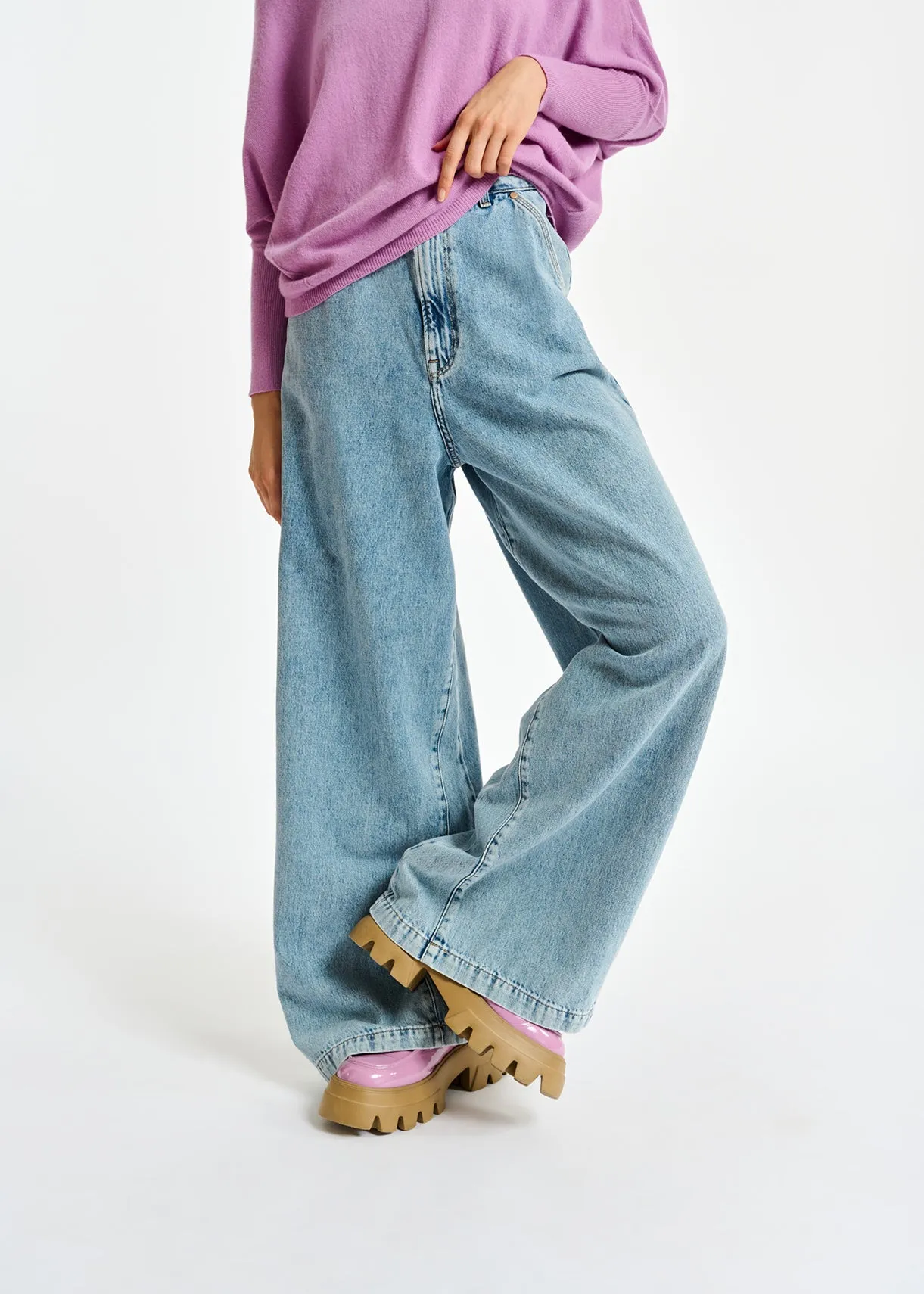 Wide-leg blue jeans