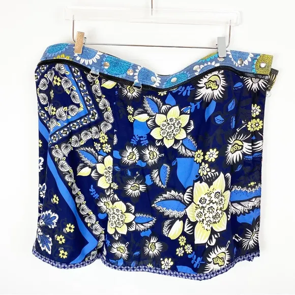 Zand Amsterdam | Unisex Reversible Floral Print Utility Skirt